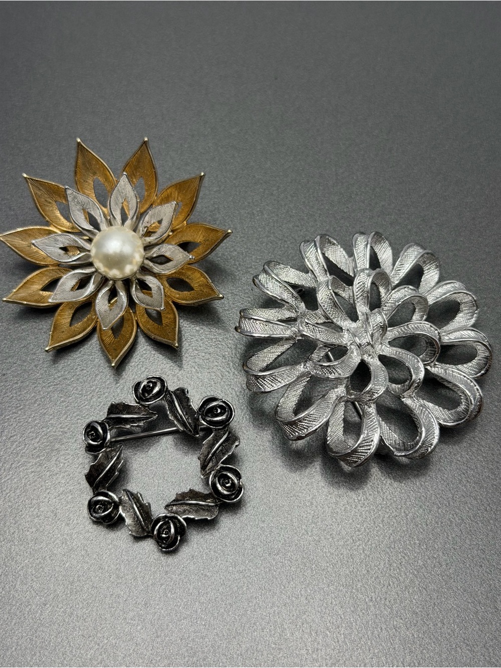 ❤️❤️⬇️Vintage Sarah Coventry Brooches  #64sb